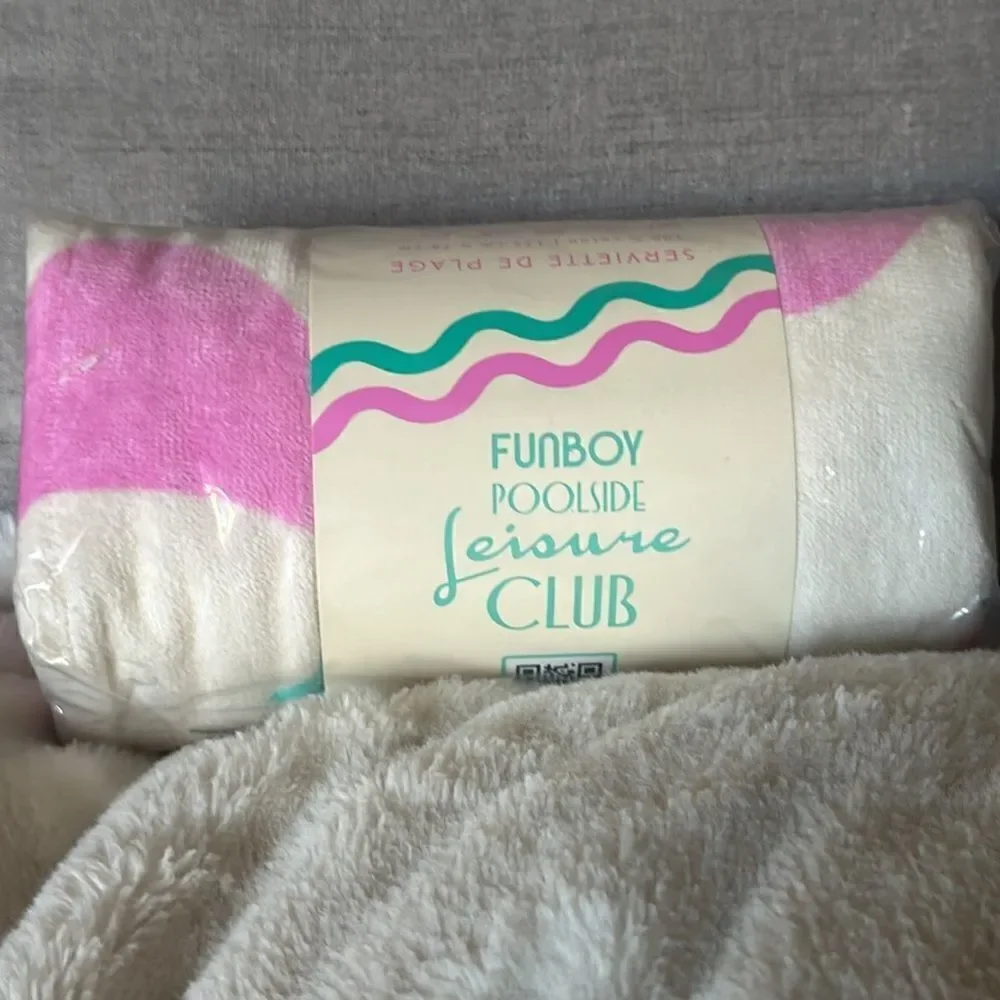 Funboy Poolside Leisure Club!